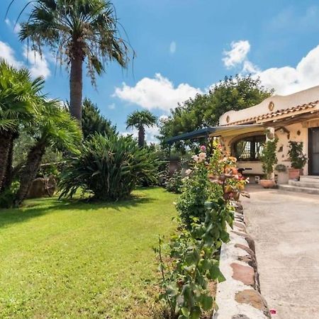 Villa Con Immenso Giardino 奥罗塞伊 外观 照片