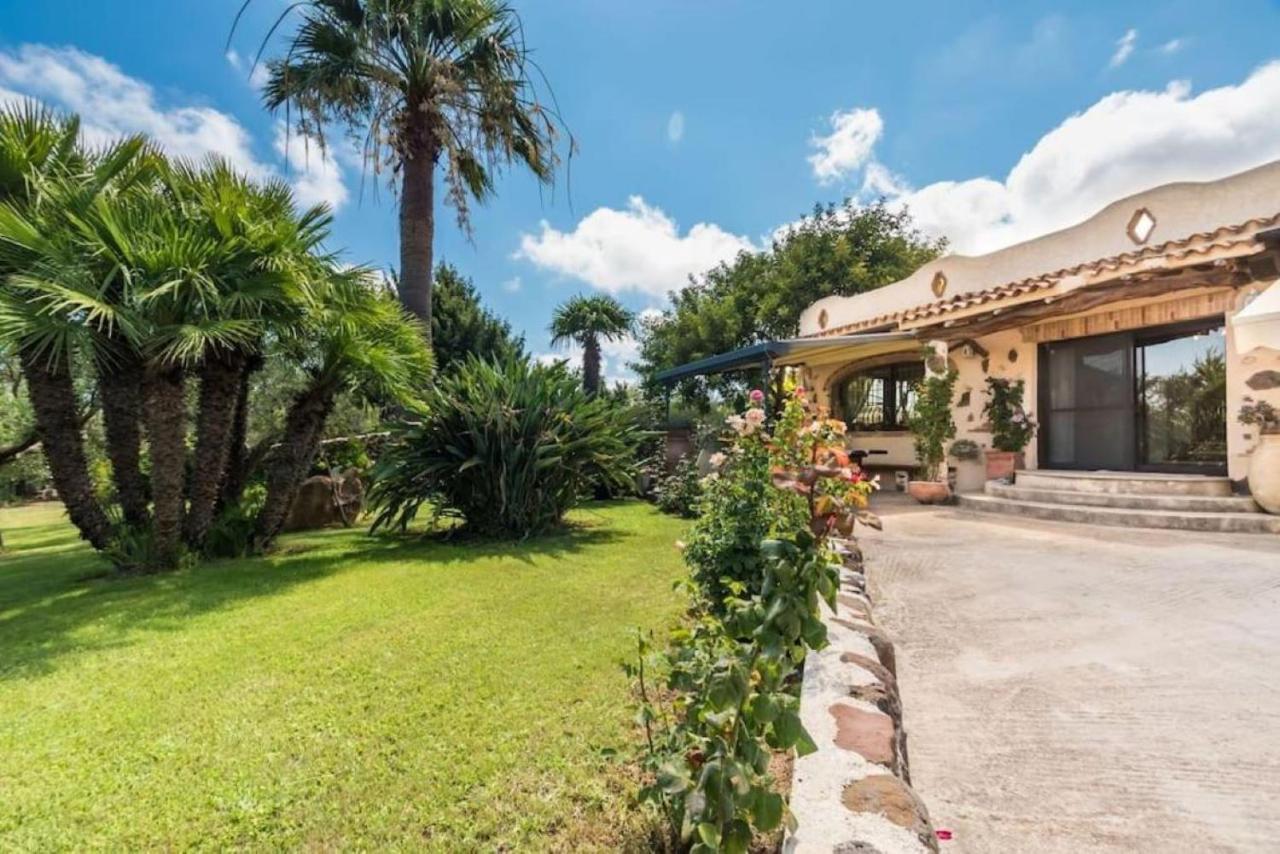 Villa Con Immenso Giardino 奥罗塞伊 外观 照片