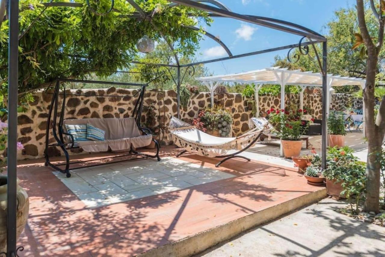 Villa Con Immenso Giardino 奥罗塞伊 外观 照片