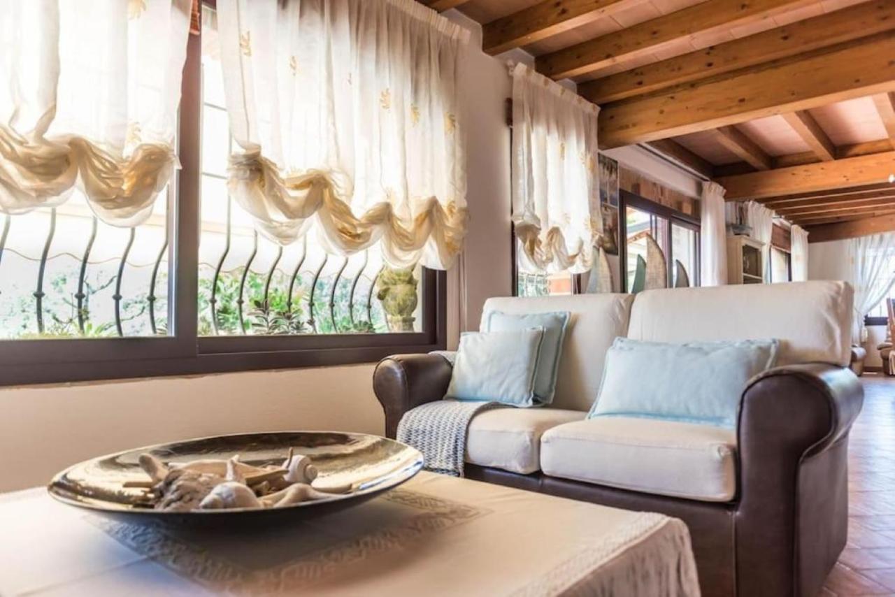 Villa Con Immenso Giardino 奥罗塞伊 外观 照片