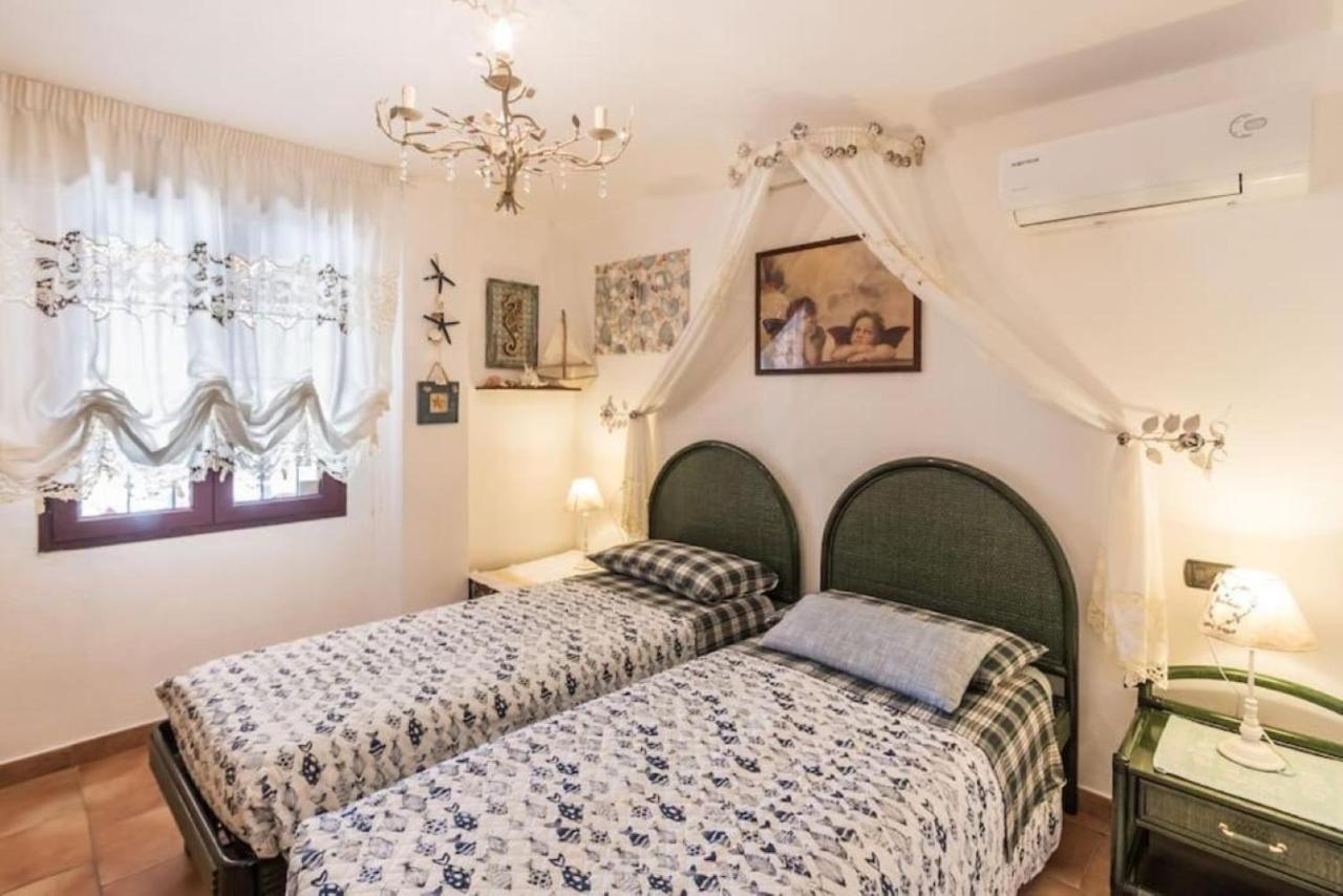 Villa Con Immenso Giardino 奥罗塞伊 外观 照片