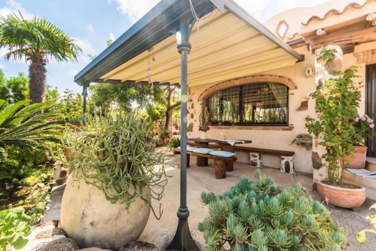 Villa Con Immenso Giardino 奥罗塞伊 外观 照片