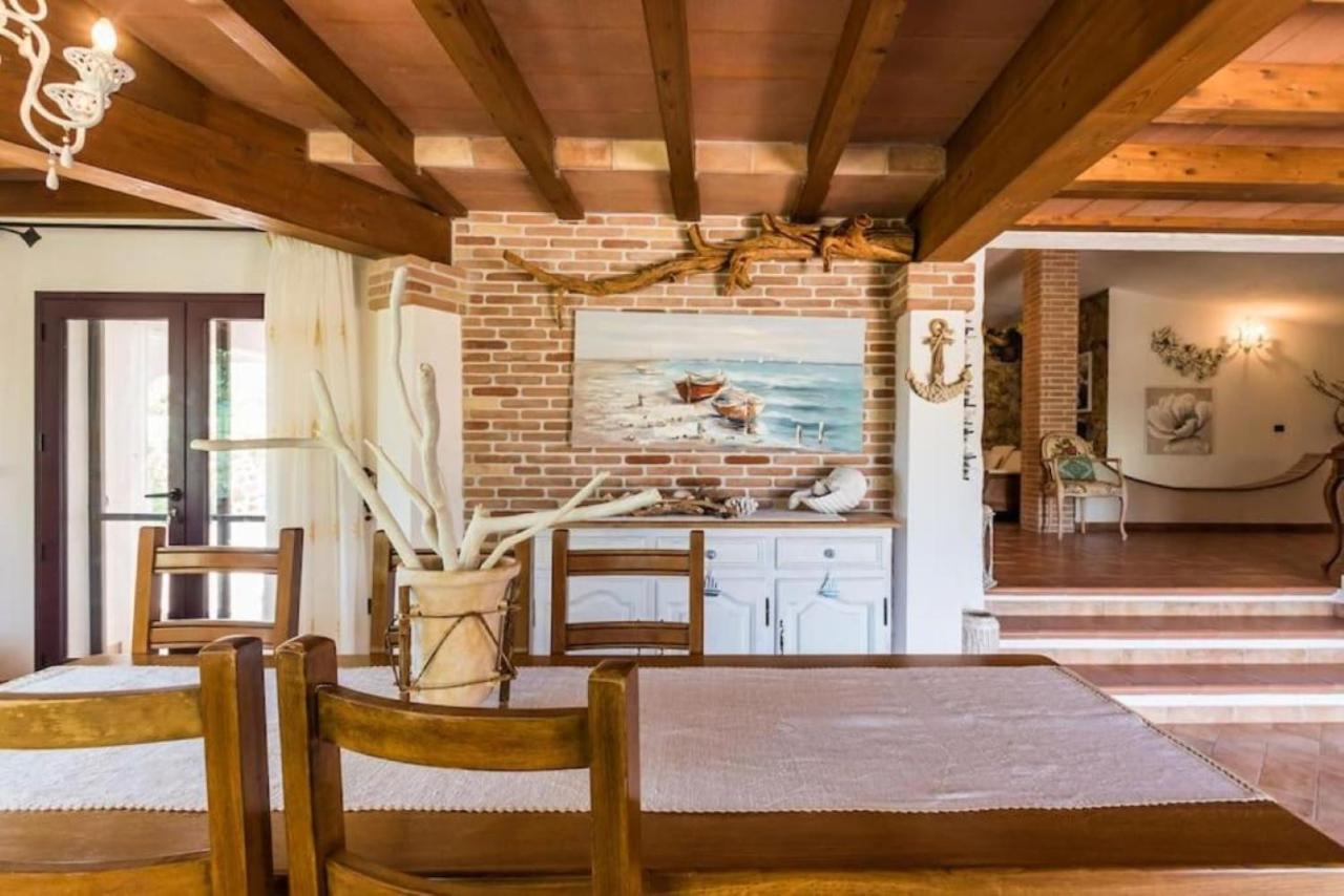 Villa Con Immenso Giardino 奥罗塞伊 外观 照片