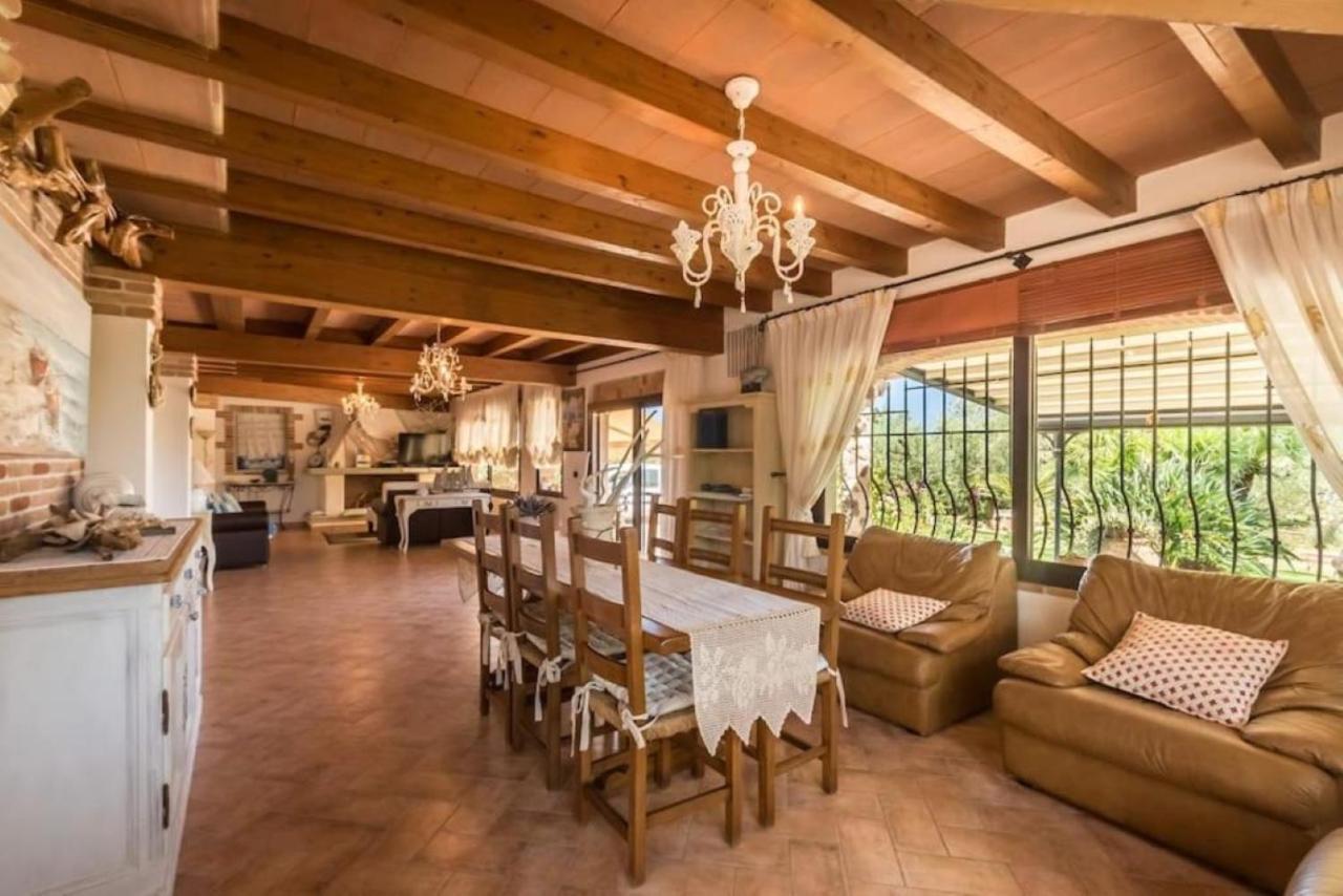 Villa Con Immenso Giardino 奥罗塞伊 外观 照片
