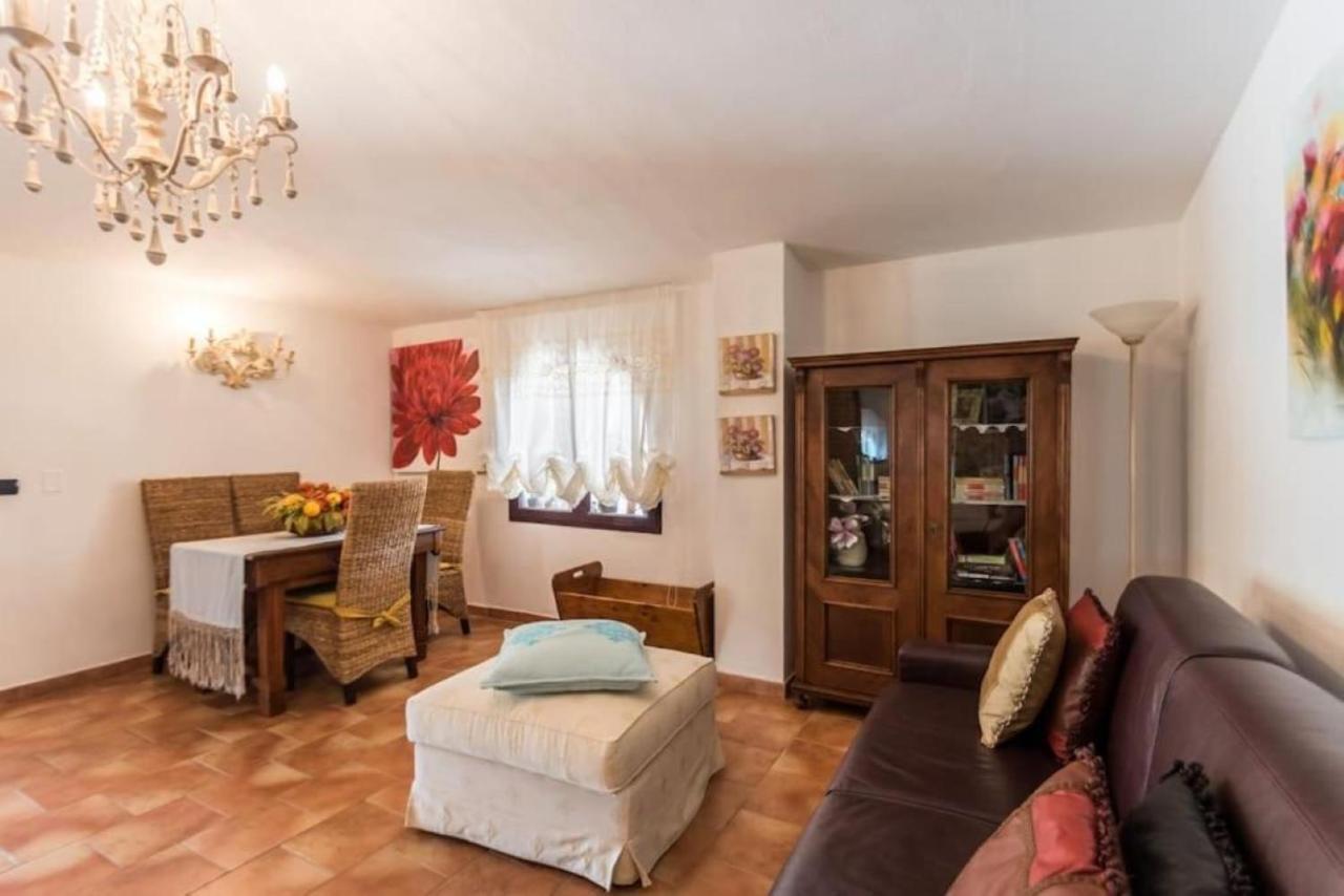 Villa Con Immenso Giardino 奥罗塞伊 外观 照片